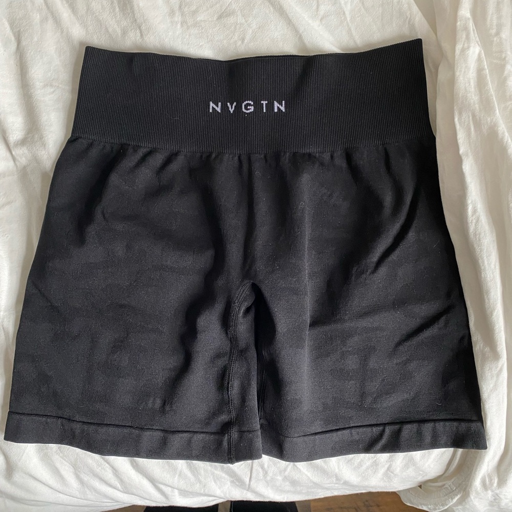 NWT nvgtn shorts size medium!